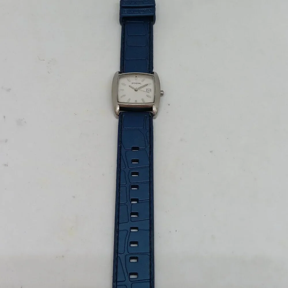 Fossil JR-8938 Women's 30mm x 28 mm Silver S/Steel Swiss Quartz Date Watch